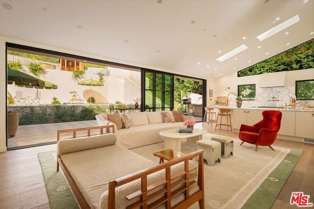 3640 Mandeville Canyon Road, Los Angeles, CA 90049 — photo 7 of 39