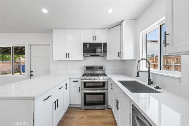 45040 Redwood Avenue, Lancaster, CA 93534 — photo 14 of 53