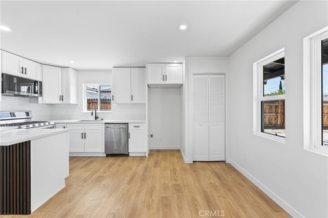 45040 Redwood Avenue, Lancaster, CA 93534 — photo 8 of 53