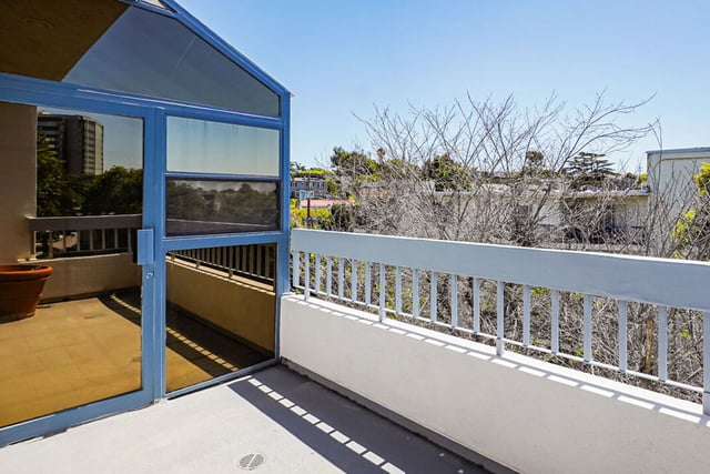 1220 Roxbury Drive 302, Los Angeles, CA 90035 — photo 26 of 52