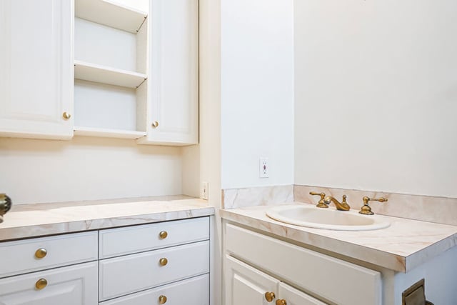 1220 Roxbury Drive 302, Los Angeles, CA 90035 — photo 42 of 52