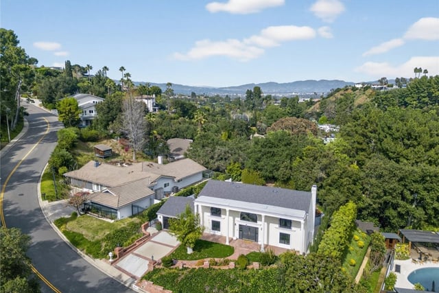 16717 Encino Hills Drive, Encino, CA 91436 — photo 8 of 71