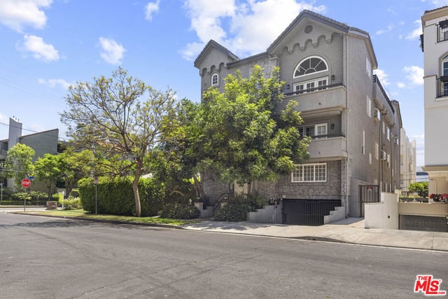 1431 Camden Avenue 303, Los Angeles, CA 90025 — photo 2 of 19