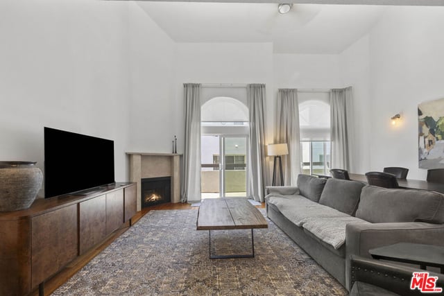 1431 Camden Avenue 303, Los Angeles, CA 90025 — photo 4 of 19