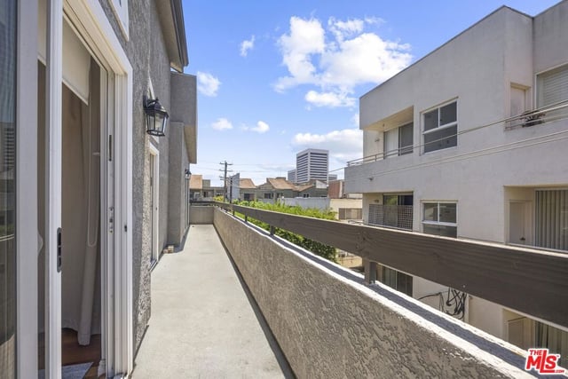 1431 Camden Avenue 303, Los Angeles, CA 90025 — photo 9 of 19