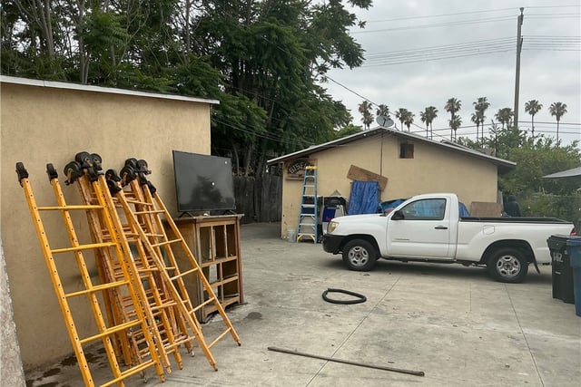 142 W 59th, Los Angeles, CA 90003 — photo 17 of 18