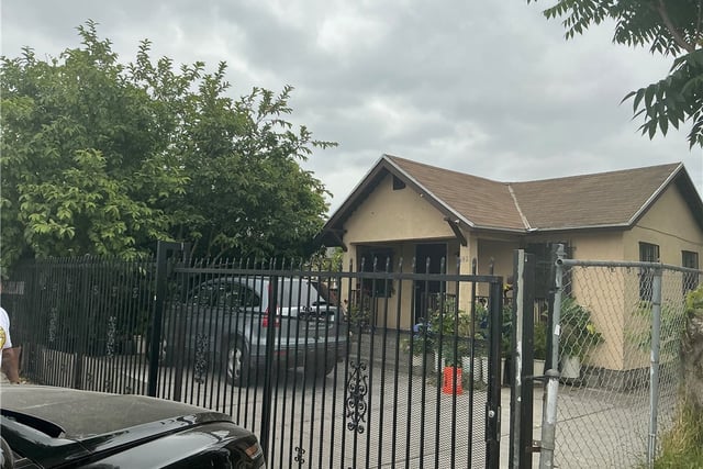 142 W 59th, Los Angeles, CA 90003 — photo 3 of 18