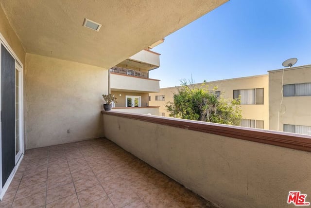 12500 Huston Street 104, Valley Village, CA 91607 — photo 20 of 25