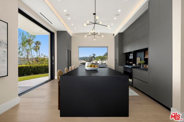 1754 Clear View Drive, Beverly Hills, CA 90210 — photo 5 of 43