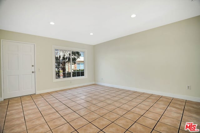 10065 De Soto Avenue 304, Chatsworth, CA 91311 — photo 2 of 33