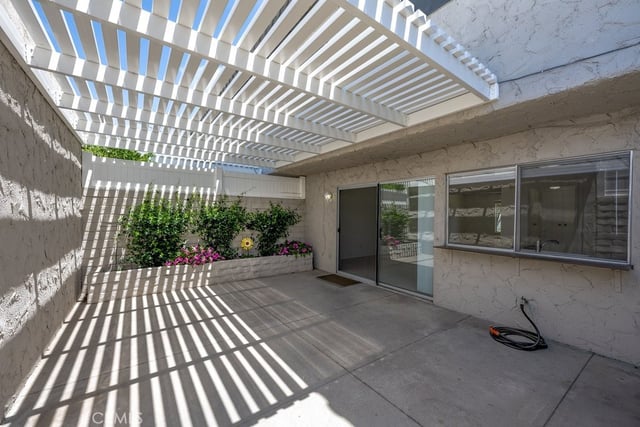24223 La Glorita Circle, Newhall, CA 91321 — photo 28 of 39