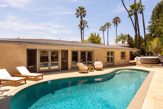 8657 Metz Place, West Hollywood, CA 90069 — photo 14 of 27