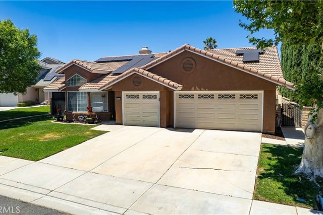 40053 Lloyds Court, Palmdale, CA 93551 — photo 5 of 53