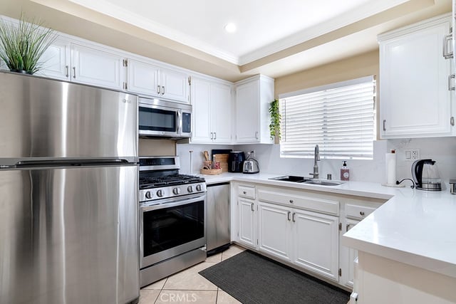 753 Warwick Ave, Thousand Oaks, CA 91360 — photo 11 of 35
