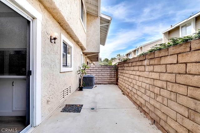 753 Warwick Ave, Thousand Oaks, CA 91360 — photo 13 of 35