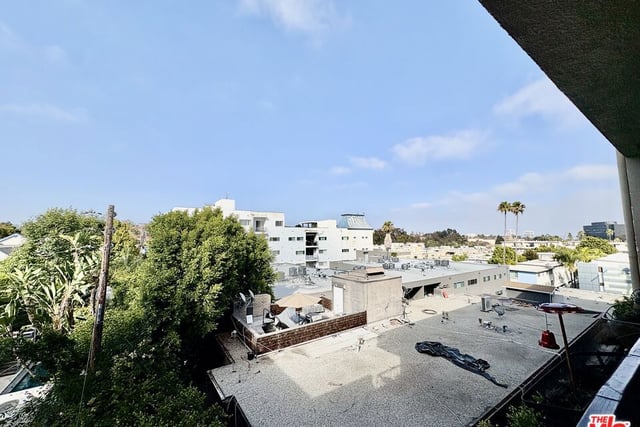 622 S Barrington Avenue 408, Los Angeles, CA 90049 — photo 21 of 28