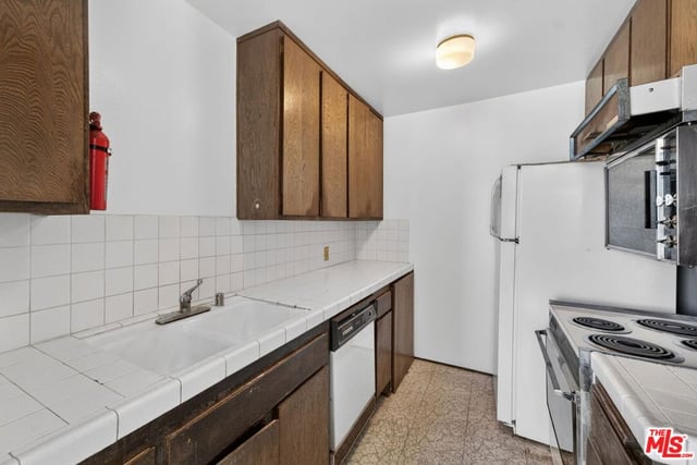 100 S Doheny Drive 719, Los Angeles, CA 90048 — photo 20 of 51