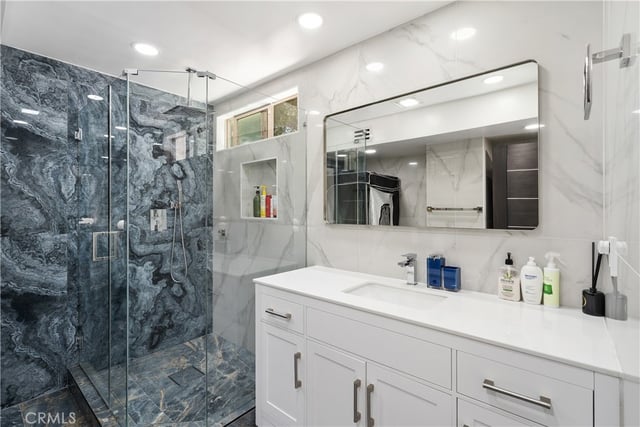 3539 Alana Drive, Sherman Oaks, CA 91403 — photo 13 of 38