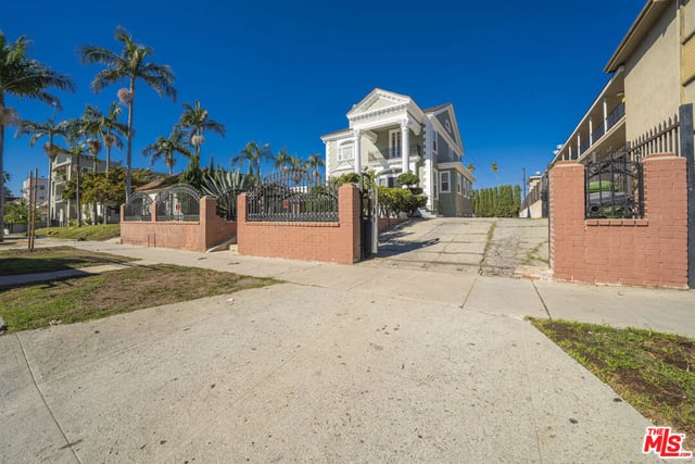1159 S Norton Avenue, Los Angeles, CA 90019 — photo 3 of 39
