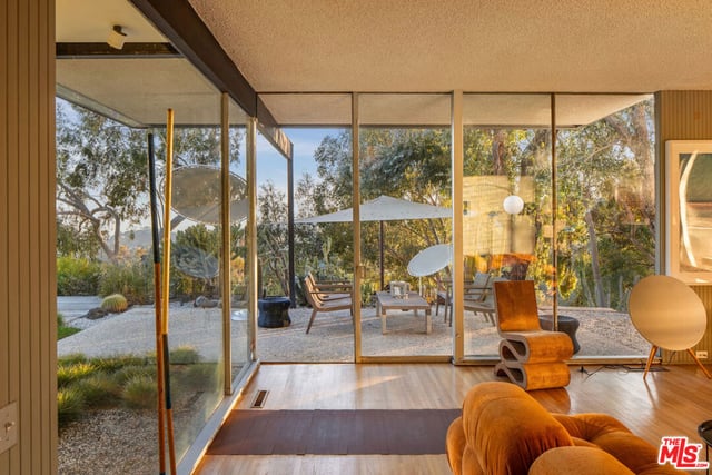 1531 N Tigertail Road, Los Angeles, CA 90049 — photo 3 of 24