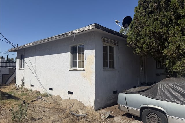 7543 Vineland, Sun Valley, CA 91352 — photo 4 of 5