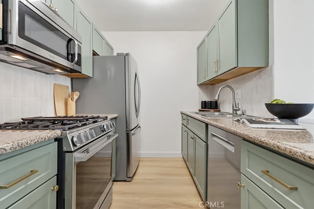3640 Cardiff Avenue 210, Los Angeles, CA 90034 — photo 10 of 42