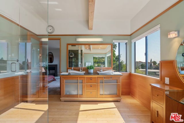 6201 Quebec Drive, Los Angeles, CA 90068 — photo 16 of 36