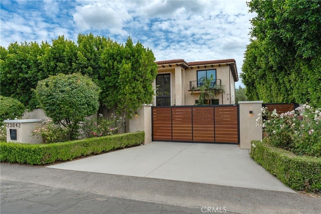 23042 Calvert Street, Woodland Hills, CA 91367 — photo 5 of 67
