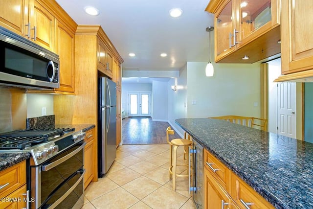 10041 Oso Avenue, Chatsworth, CA 91311 — photo 8 of 36