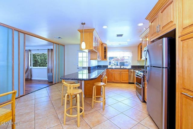 10041 Oso Avenue, Chatsworth, CA 91311 — photo 9 of 36