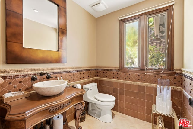 4050 Hayvenhurst Drive, Encino, CA 91436 — photo 38 of 42