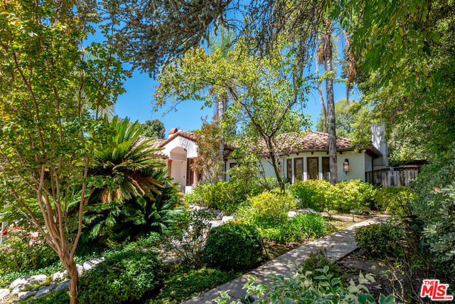 4050 Hayvenhurst Drive, Encino, CA 91436 — photo 6 of 42