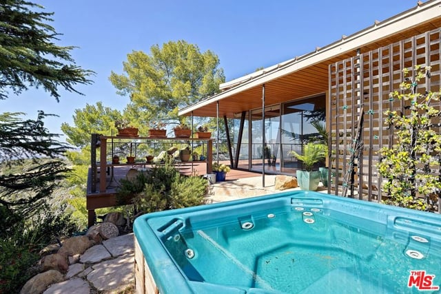 965 Stunt Road, Calabasas, CA 91302 — photo 14 of 67