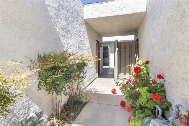 4327 Freedom 5, Calabasas, CA 91302 — photo 18 of 21