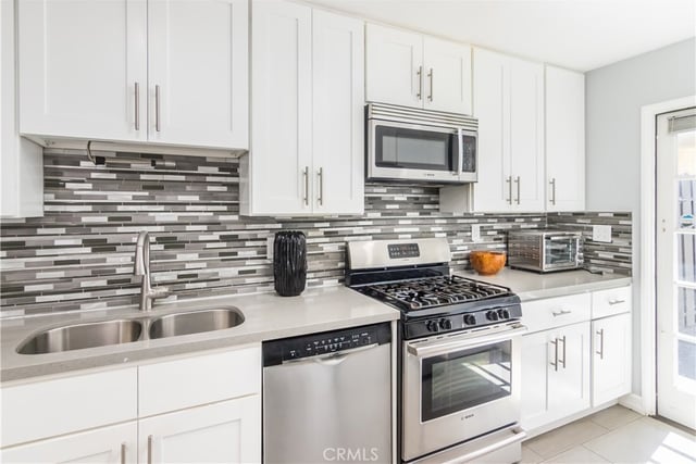 4327 Freedom 5, Calabasas, CA 91302 — photo 9 of 21
