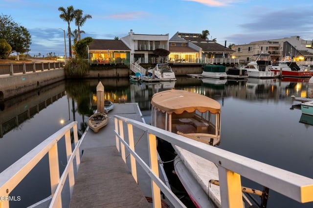 4621 Falkirk Bay, Oxnard, CA 93035 — photo 2 of 39