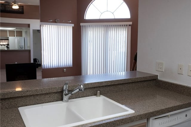 550 Orange Avenue 320, Long Beach, CA 90802 — photo 16 of 37