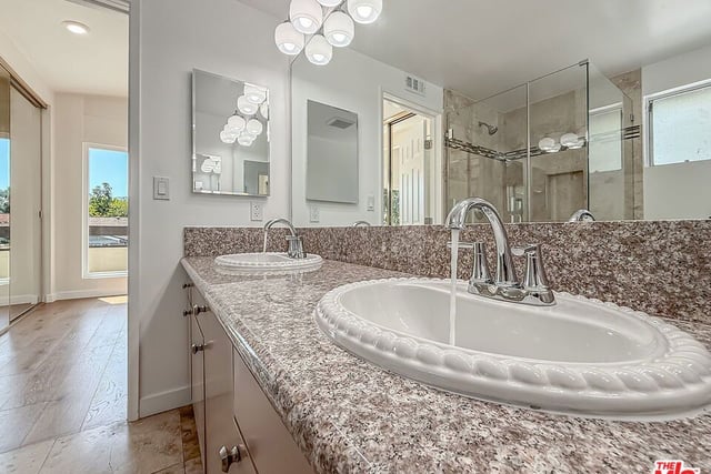 4117 Ellenita Avenue, Tarzana, CA 91356 — photo 14 of 28