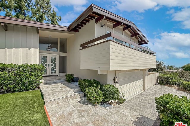 4117 Ellenita Avenue, Tarzana, CA 91356 — photo 3 of 28