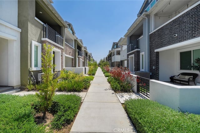 236 lockhart Way, West Covina, CA 91790 — photo 4 of 42