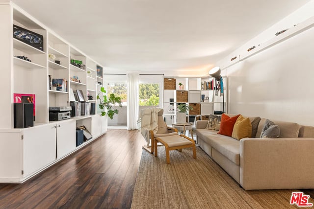 2320 S Bentley Avenue 203, Los Angeles, CA 90064 — photo 2 of 25