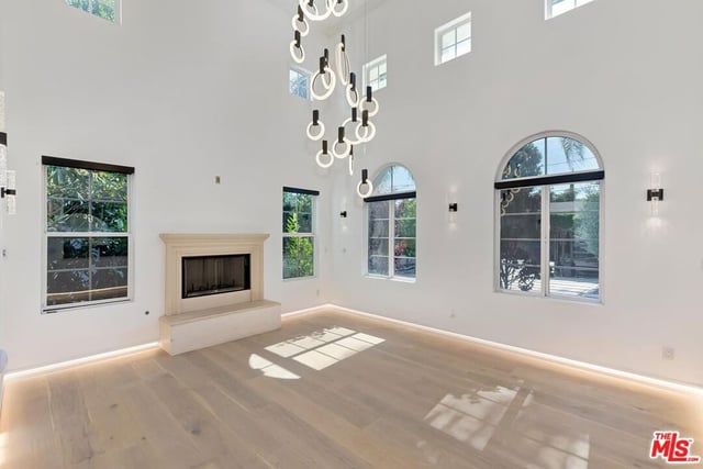 5170 Gloria Avenue, Encino, CA 91436 — photo 6 of 75