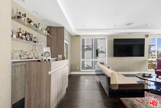 450 N Palm Drive 507, Beverly Hills, CA 90210 — photo 19 of 34