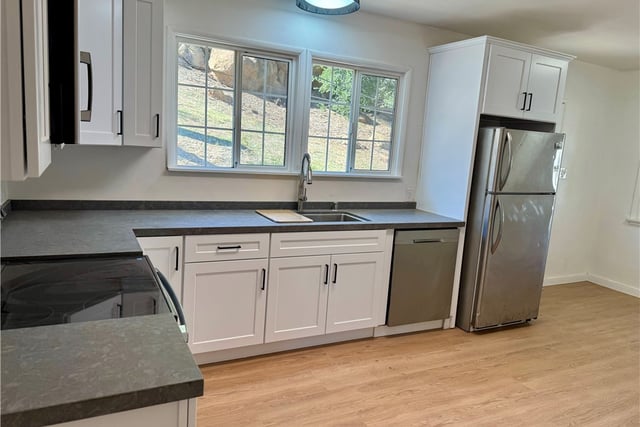 9633 Baden, Chatsworth, CA 91311 — photo 4 of 15