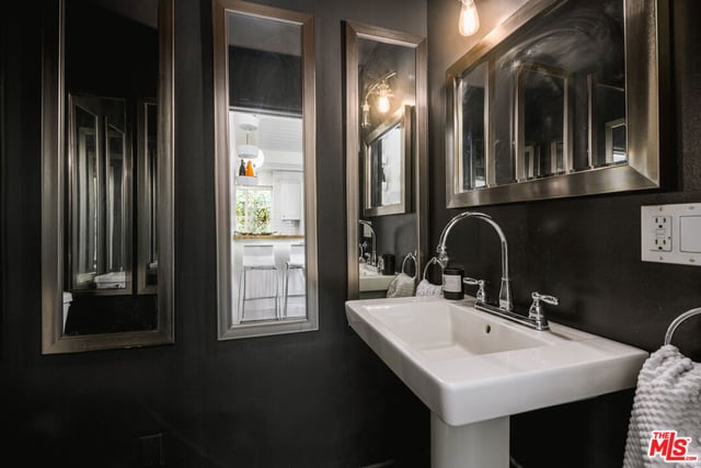 2225 N Cahuenga Boulevard, Los Angeles, CA 90068 — photo 12 of 33