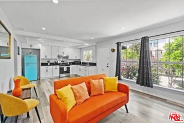 11710 Hartsook Street, Valley Village, CA 91607 — photo 4 of 28
