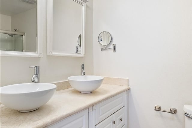 4230 Whitsett Avenue 4, Studio City, CA 91604 — photo 14 of 22