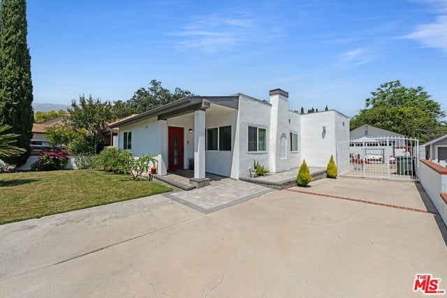 1430 N Dominion Avenue, Pasadena, CA 91104 — photo 5 of 25