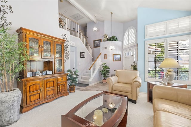 29065 Marilyn Dr, Canyon Country, CA 91387 — photo 4 of 27