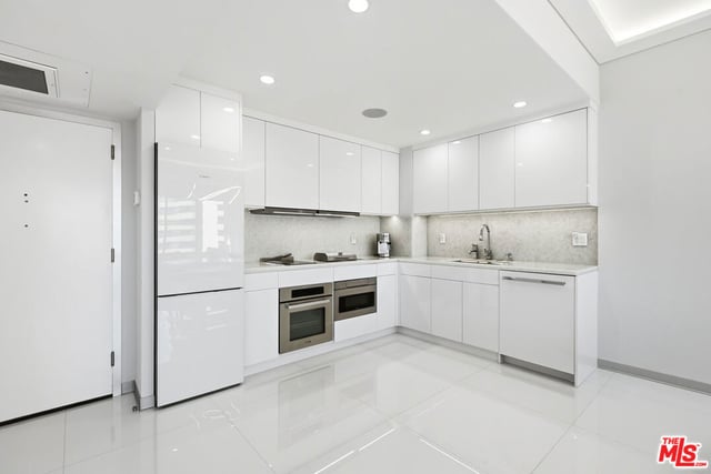 10501 Wilshire Boulevard 1007, Los Angeles, CA 90024 — photo 7 of 40